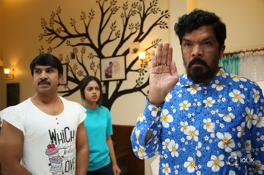 Jambalakidi-Pamba-Movie-Stills